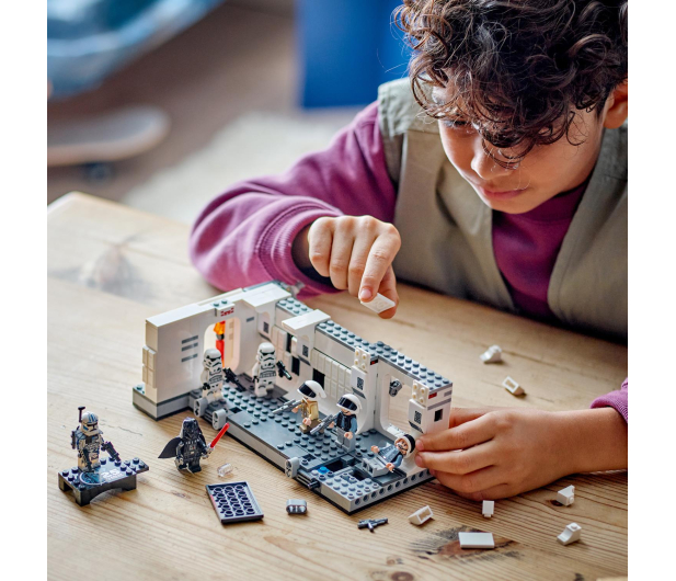LEGO Star Wars 75387 Wejście na pokład statku kosmicznego Tantive - 1220604 - zdjęcie 4